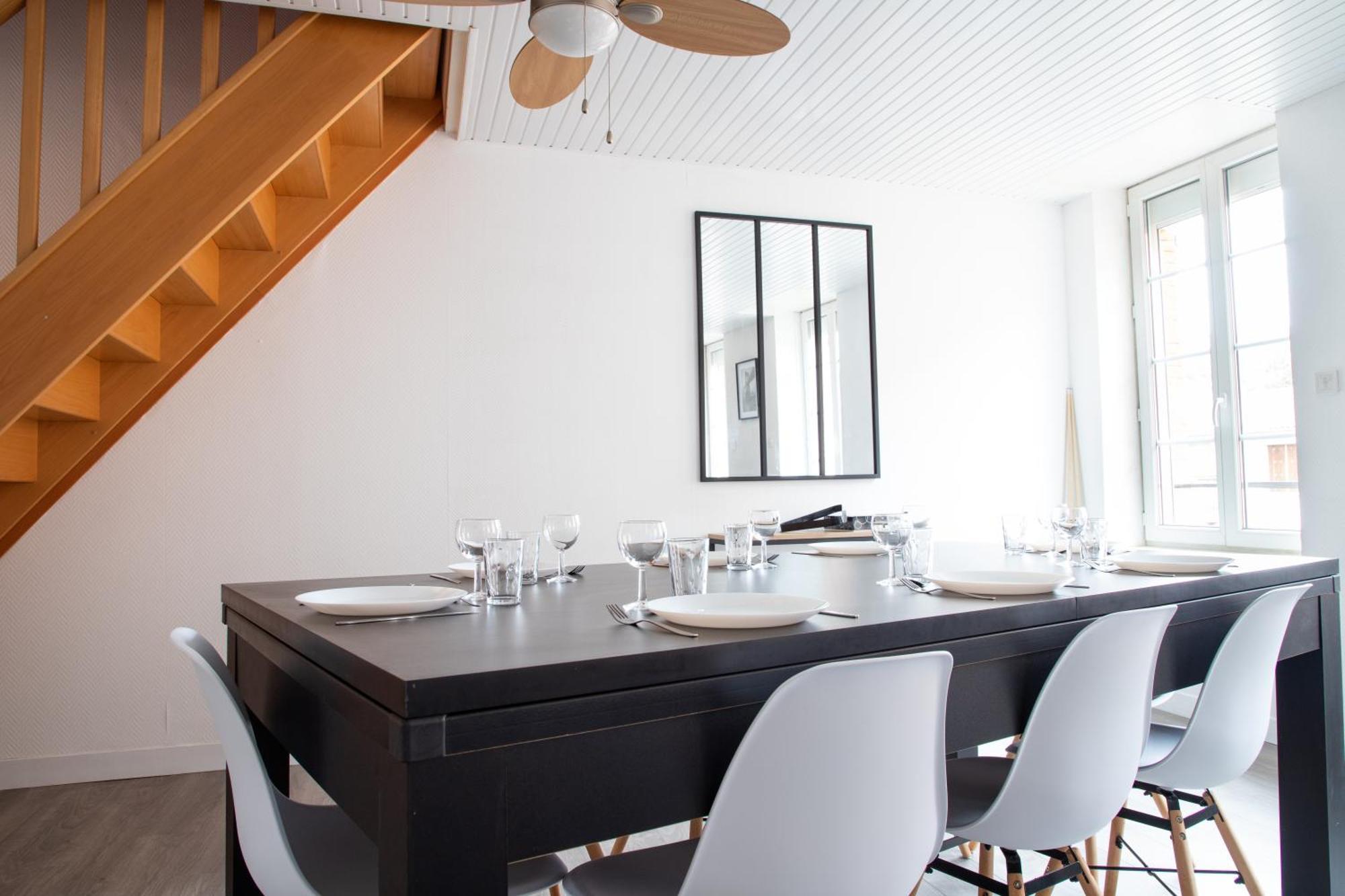Grand Duplex Avec Billard Lägenhet Villeneuve-Tolosane Exteriör bild